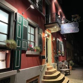 NearBy Hotel