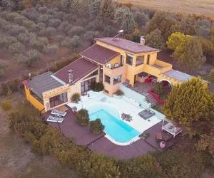 Villa Hacienda private pool and jacuzzi Makrigialos Greece