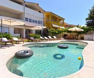 Apartments Valbandon with pool 31 Fazana Croatia