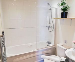 Serviced Apartment, Parking, Netflix, Sleeps 4 Coventry United Kingdom