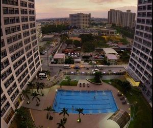 Cozy Studio | Fast Wifi | Netlix | Pool | Balcony Makati City Philippines