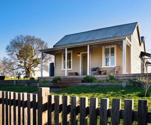 Table Hill Cottage Daylesford Australia