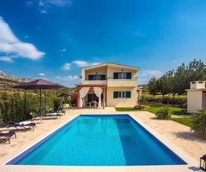 VILLA ROKO with 4 bedrooms, 32sqm private pool Tugare Croatia
