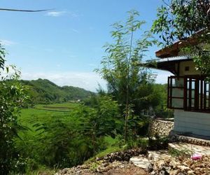 Fam Sugiono Cottage Parangtritis Indonesia