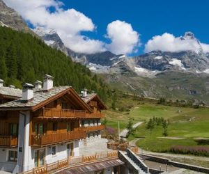 3 Chalets Aparthotel Valtournenche Italy