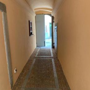 NearBy Hotel