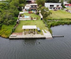 casa na beira da lagoa com piscina Tramandahy Brazil