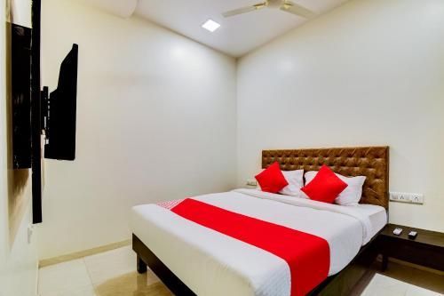 OYO 48225 Hotel Kirti