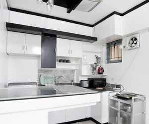 HoliStay Manila 925 With NetFlix and Bathtub Mandaluyong Philippines