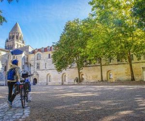 Les Chambres de lAbbaye Saintes France