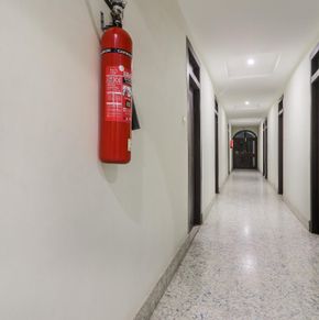 NearBy Hotel