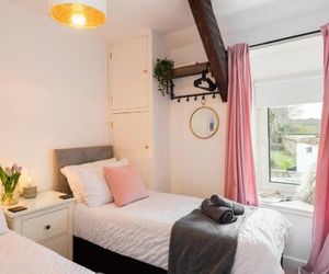 Nomi Homes - Topsham - Chiefs - University - Exmouth Beach -Central -Cottage Exeter United Kingdom