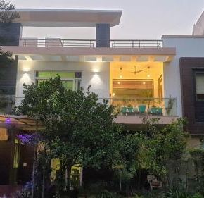 NearBy Hotel