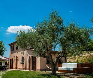 Independent house with Spa pool San Vitale Italy