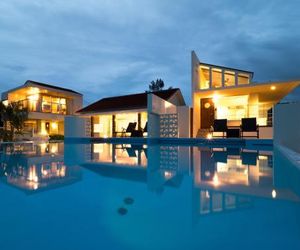 Keiki BeachHouse & Cafe Nago Japan