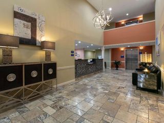 Фото отеля Days Inn & Suites by Wyndham Florence/Jackson Area