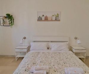 Guest House Service - Express Airport Apartment Modugno Italy