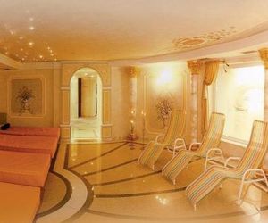 Kronplatz-Resort Berghotel Zirm Valdaora Italy