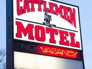 Фото отеля Cattlemen Motel