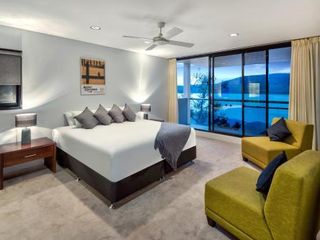 Фото отеля Waves 5 Luxury 3 Bedroom Breathtaking Ocean Views Central Location