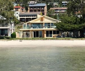 Sandy Beach House - Corlette Waterfront Corlette Australia