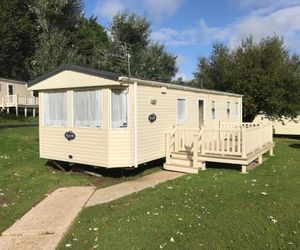 Modern 8 Berth Caravan, Dog Friendly, Sleeps 6-8, Shanklin, Isle of Wight Shanklin United Kingdom