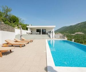 Awesome home in Zagvozd w/ Outdoor swimming pool and 3 Bedrooms Zagost Croatia