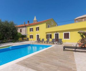 Holiday Home Evelina Liznjan Croatia