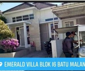 Villa Emerald i6 Batu Indonesia