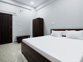Hotel pic OYO 45931 Hotel Ganesham