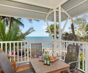 The Beach Shack 3BR Waterfront Resort, Own WIFI Trinity Beach Australia