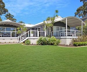 Akarana Beach House :: Jervis Bay Rentals Vincentia Australia