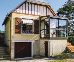 Beautiful home in Hauteville-sur-Mer w/ WiFi and 3 Bedrooms Hauteville France