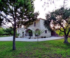 Rouveli Villa with private garden and barbeque Tragaki Greece