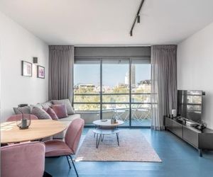 Modern & Sunny 1 BDR w balcony and parking Tel Aviv Israel