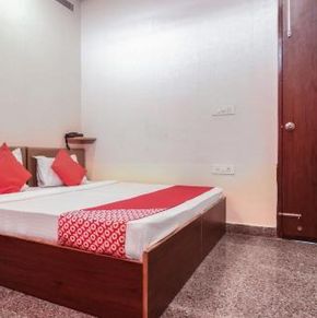 NearBy Hotel