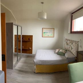 NearBy Hotel