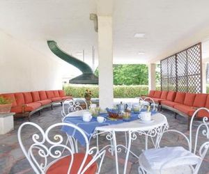 Awesome apartment in Lido di Camaiore w/ 2 Bedrooms Lido Di Camaiore Italy