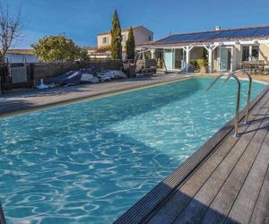 Awesome home in LIsle sur la Sorgue w/ Outdoor swimming pool, WiFi and Outdoor swimming pool LIsle-sur-la-Sorgue France