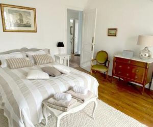 Les Chambres de LOUIS - B&B in Mansion House Le Chesnay France