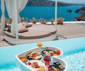Saint Luxury Suites & Spa Oia Greece