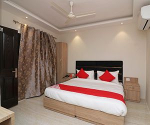 OYO 62970 Egc 3 Bhk Houseboat Alleppey India