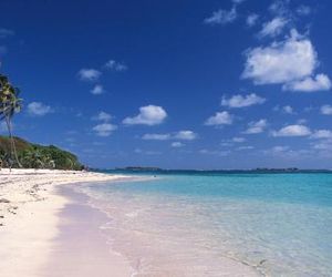 Villa à petit budget avec piscine partagée sur la route des plages - Cerise Sainte Anne Martinique