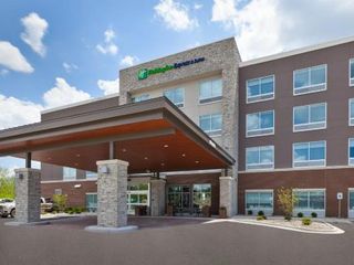Фото отеля Holiday Inn Express & Suites - Grand Rapids Airport - South, an IHG Ho