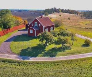 Charming - Newly Remade Villa - Stable Available Vadstena Sweden