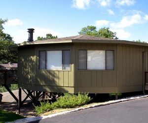 Treehouse Bungalow steps from Lake Travis, pool & hot tub, next to marina (#16) Lakeway United States