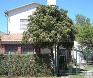 Vivienda en altos con uso exclusivo de entrada de auto y parrilla Miramar Argentina