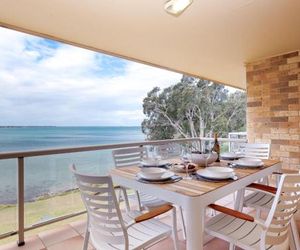 3 Pelican Sands, 83 Soldiers Point Rd - stunning waterfront unit with magical water views & air conditioning Soldiers Point Australia