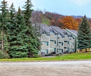 Chateau Ridge Blue Mountains Canada