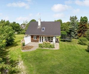 Amazing home in Ebeltoft w/ WiFi and 4 Bedrooms Ebeltoft Denmark